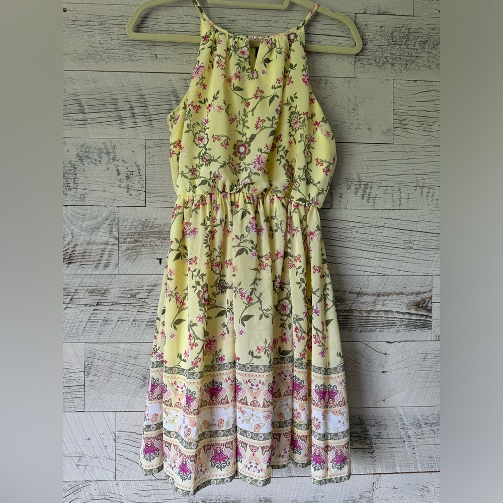 Women’s Summer Dress.  Like New.  Yellow/Pink/White multi-print.  Size Small